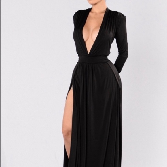 Fashion Nova Dresses & Skirts - Fashion Nova Deep Plunge V-Neck Maxi Dress XL Sexy Feminine